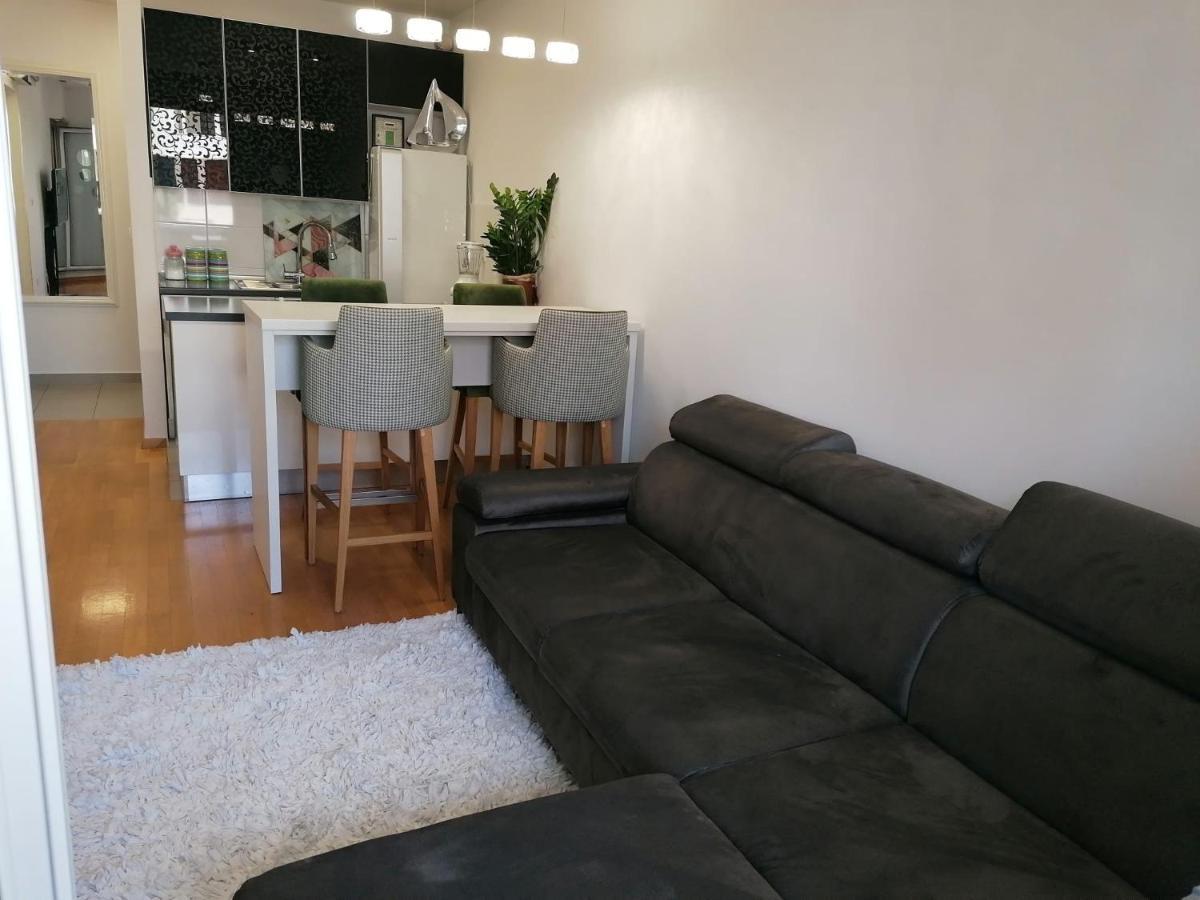 Nice Split Apartment With Underground Garage Apartment Split